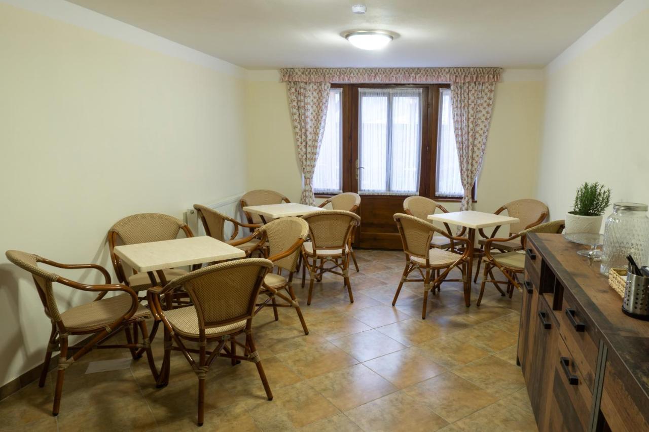 Penzion Ruze Benesov nad Ploucnici Exterior photo